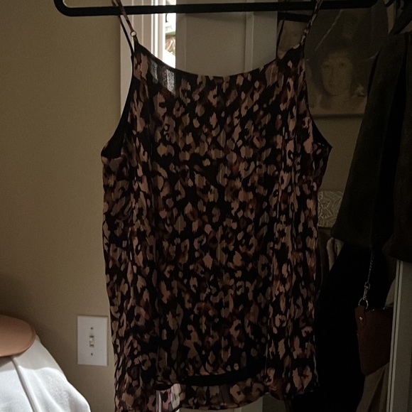 New never worn. Pink and black print beautiful top with adjustable straps - Picture 2 of 6